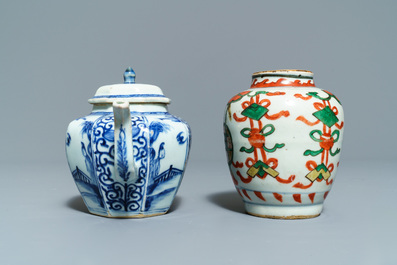 Een collectie divers Chinees porselein, 17/18e eeuw