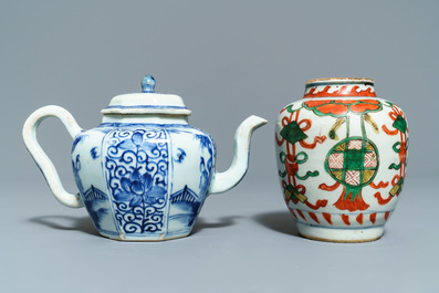 Een collectie divers Chinees porselein, 17/18e eeuw