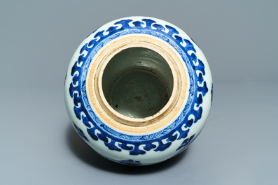 Een collectie divers Chinees porselein, 17/18e eeuw