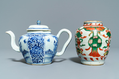 Een collectie divers Chinees porselein, 17/18e eeuw