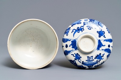 A Chinese blue and white jar and cover with antiquities design, Kangxi