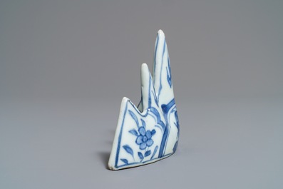 Two Chinese blue and white vases and a brush rest, Wanli/Kangxi