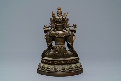 Une figure de Guanyin en bronze, Chine, Ming