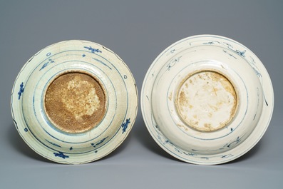 Twee Chinese blauwwitte Swatow schotels, Ming