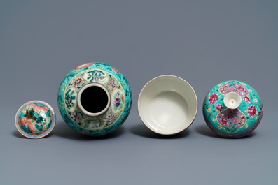 Une collection de tasses et soucoupes et un vase en porcelaine de Chine pour le march&eacute; Peranakan ou Straits, 19&egrave;me