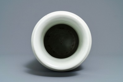 A Chinese famille verte rouleau vase with ducks, 19/20th C.