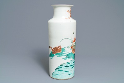A Chinese famille verte rouleau vase with ducks, 19/20th C.