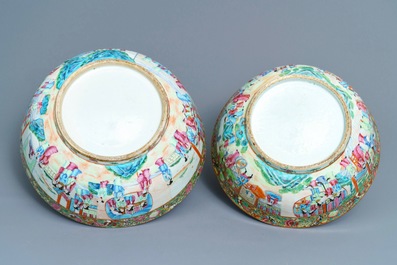 Four Chinese Canton famille rose, Imari-style and blue and white bowls, 18/19th C.