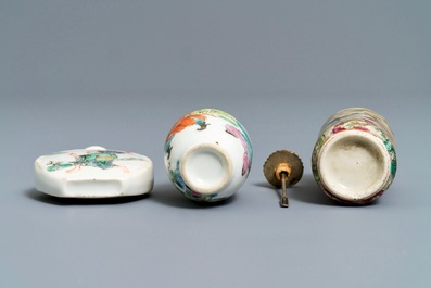 Three Chinese famille rose and verte porcelain snuff bottles, 19/20th C.
