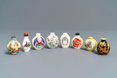 Dertien diverse Chinese snuifflesjes, 19/20e eeuw