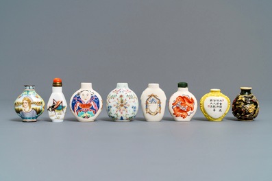 Dertien diverse Chinese snuifflesjes, 19/20e eeuw