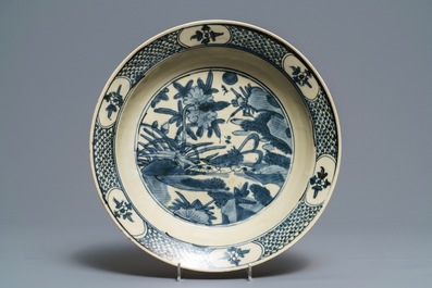 Drie Chinese blauwwitte schotels, Ming