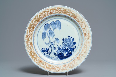 Four Chinese famille rose and Imari-style plates, Qianlong