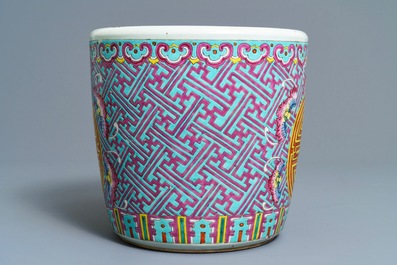 A Chinese famille rose jardini&egrave;re, two dishes and a covered bowl, 19/20th C.