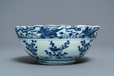 A Chinese blue and white bowl and a kraak porcelain 'deer' plate, Wanli