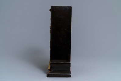 Un cabinet d'autel en bois dor&eacute; et laqu&eacute; pour le march&eacute; Peranakan ou Straits, Chine, 19&egrave;me