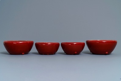 Quatre bols en porcelaine de Chine sang de boeuf, 19/20&egrave;me