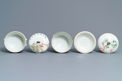 Two Chinese qianjiang cai covered bowls with birds, 19/20th C.