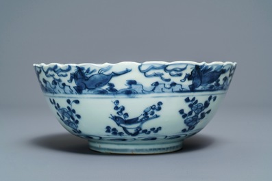 A Chinese blue and white bowl and a kraak porcelain 'deer' plate, Wanli