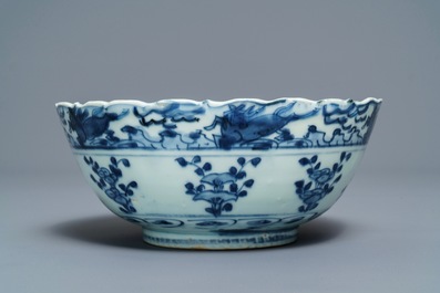 A Chinese blue and white bowl and a kraak porcelain 'deer' plate, Wanli