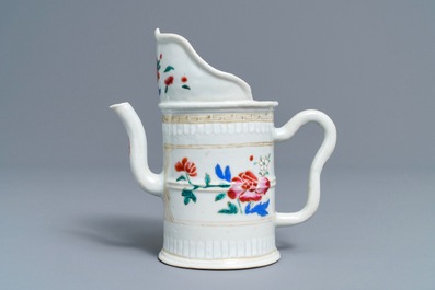 Een Chinese famille rose 'duomuhu' kan, Qianlong