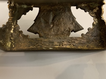 Une figure d'Amitayus en bronze dor&eacute;, Sino-Tibet, Qianlong