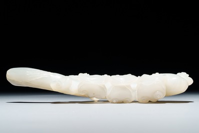 A Chinese white jade lingzhi model, 19/20th C.