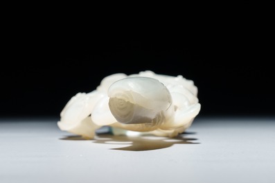 A Chinese white jade lingzhi model, 19/20th C.