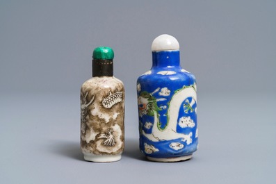 Deux tabati&egrave;res doubles en porcelaine de Chine &agrave; d&eacute;cor de dragons, 19&egrave;me