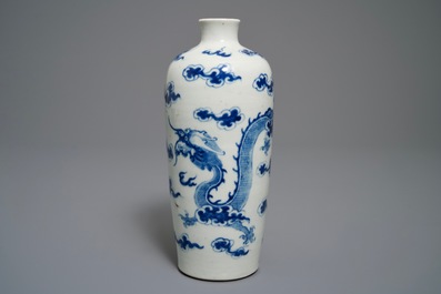 A Chinese blue and white 'Bleu de Hue' Vietnamese market meiping vase, 19th C.