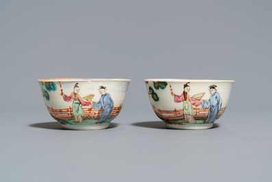 Twee paar fijne Chinese famille rose koppen en schotels, Yongzheng/Qianlong