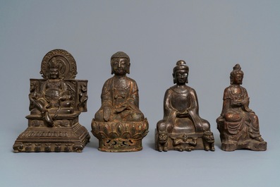 Quatre figures de Bouddha en bronze, Chine, Japon et Cor&eacute;e, 18/19&egrave;me