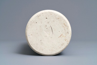 A fine Chinese blue and white sleeve vase with figural design all-round, Transitional period