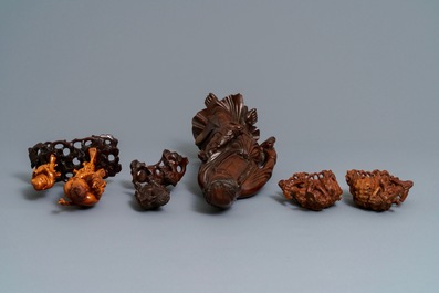 Six figures en bois sculpt&eacute;, Chine, 19/20&egrave;me