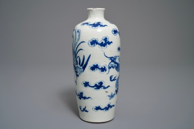 A Chinese blue and white 'Bleu de Hue' Vietnamese market meiping vase, 19th C.