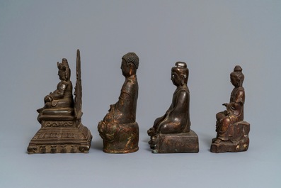 Quatre figures de Bouddha en bronze, Chine, Japon et Cor&eacute;e, 18/19&egrave;me