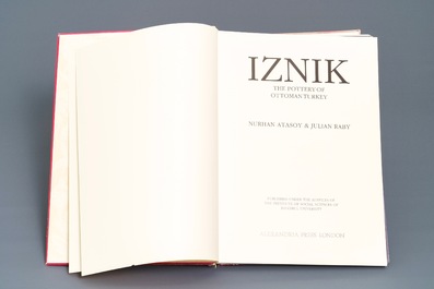 Une collection de livres et catalogues sur l'art islamique