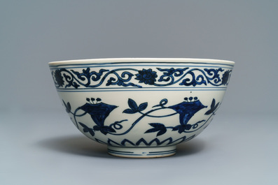 Een keizerlijke Chinese blauwwitte 'palace bowl', Wanli merk en periode