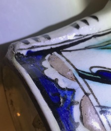 Een polychrome Iznik pul, Turkije, 17e eeuw