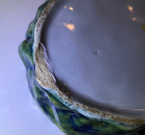 Un beurrier couvert en fa&iuml;ence polychrome de Delft en forme de pluvier, 18&egrave;me