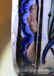 Een polychrome Iznik pul, Turkije, 17e eeuw
