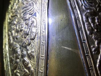 Deux vases en bronze, Chine, 19&egrave;me