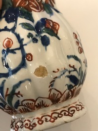 Vier kleine blauwwitte en kasjmier palet Delftse vaasjes, eind 17e eeuw