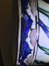 Een polychrome Iznik pul, Turkije, 17e eeuw