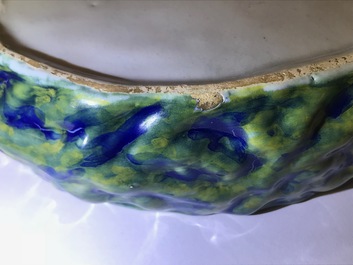 Un beurrier couvert en fa&iuml;ence polychrome de Delft en forme de pluvier, 18&egrave;me
