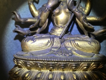 Une figure d'Ushnishavijaya en bronze dor&eacute; incrust&eacute;, Sino-Tibet, 17/18&egrave;me