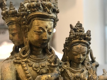 Un groupe de Manjusri et Prajnaparamita en bronze dor&eacute; &agrave; inscription, Tibet, 17/18&egrave;me