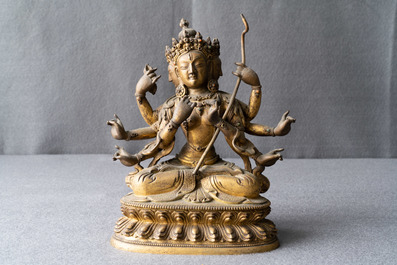 Une figure d'Ushnishavijaya en bronze dor&eacute; incrust&eacute;, Sino-Tibet, 17/18&egrave;me