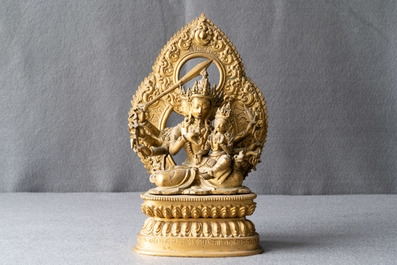 Un groupe de Manjusri et Prajnaparamita en bronze dor&eacute; &agrave; inscription, Tibet, 17/18&egrave;me