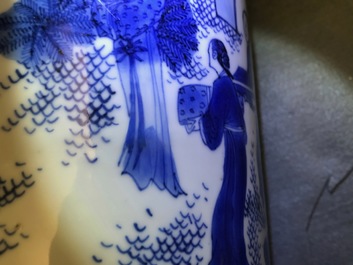 A fine Chinese blue and white sleeve vase with figural design all-round, Transitional period